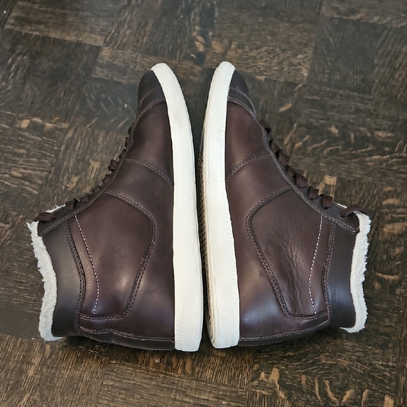Lacoste High-Top Sneakers - Picture 5 of 6